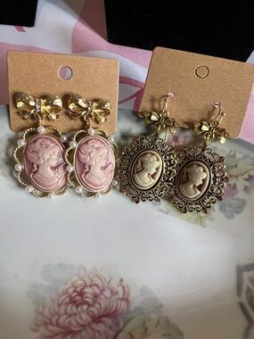 Two pairs  of beautiful cameo earrings ( post back & dangle) 🎀❤️